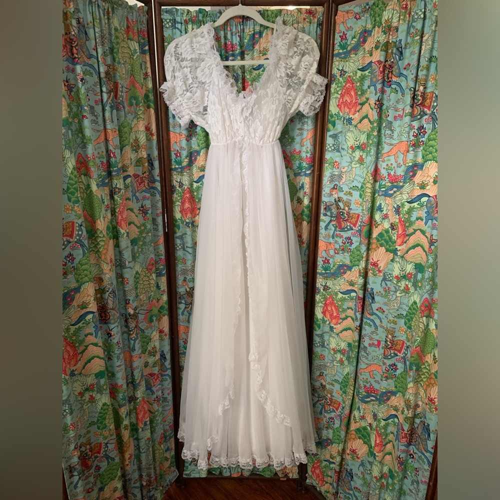 Tosca lingerie whir lace nightgown 2 pieces sz medium